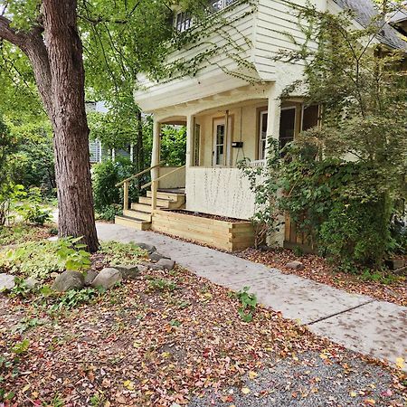 Cozy 3 Bedroom House In Downtown イサカ エクステリア 写真
